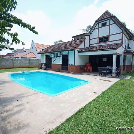 Villa With Private Swimming Pool Malacca Kültér fotó